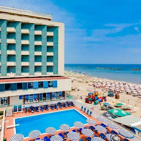 Hotel Majestic Bellaria-Igea Marina Bagian luar foto