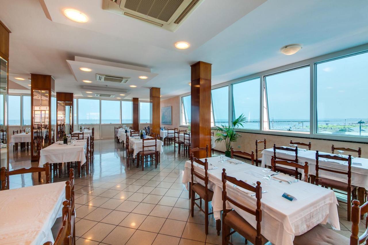 Hotel Majestic Bellaria-Igea Marina Bagian luar foto