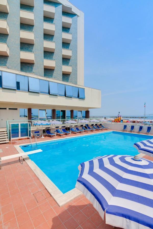 Hotel Majestic Bellaria-Igea Marina Bagian luar foto