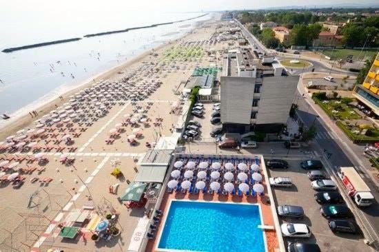 Hotel Majestic Bellaria-Igea Marina Bagian luar foto