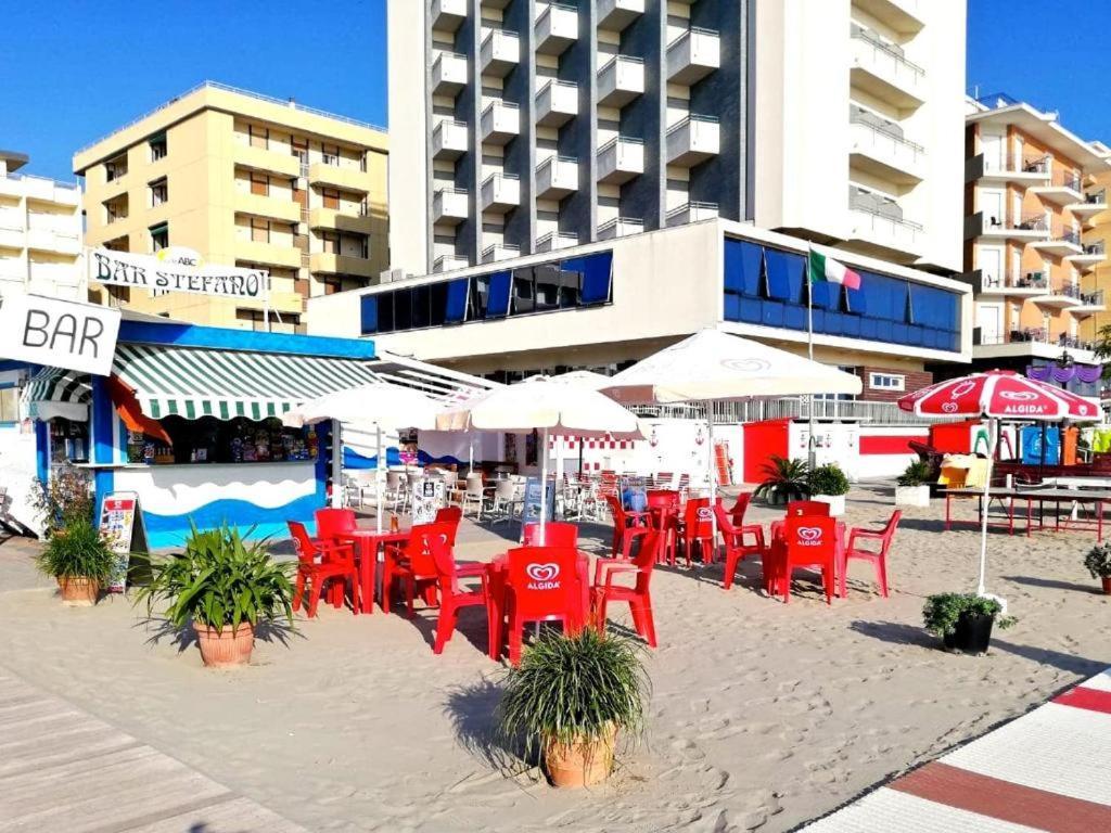 Hotel Majestic Bellaria-Igea Marina Bagian luar foto